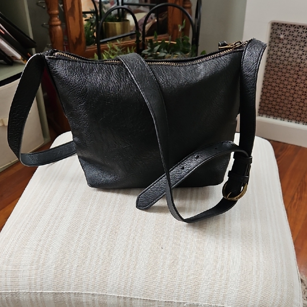 Universal Threads Vegan Leather Crossbody Black Bag